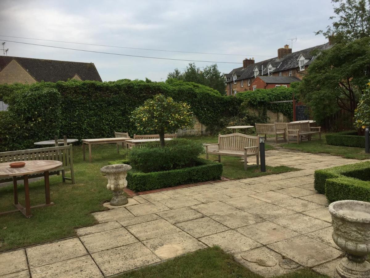 The Bell Inn Moreton-in-Marsh Exterior photo